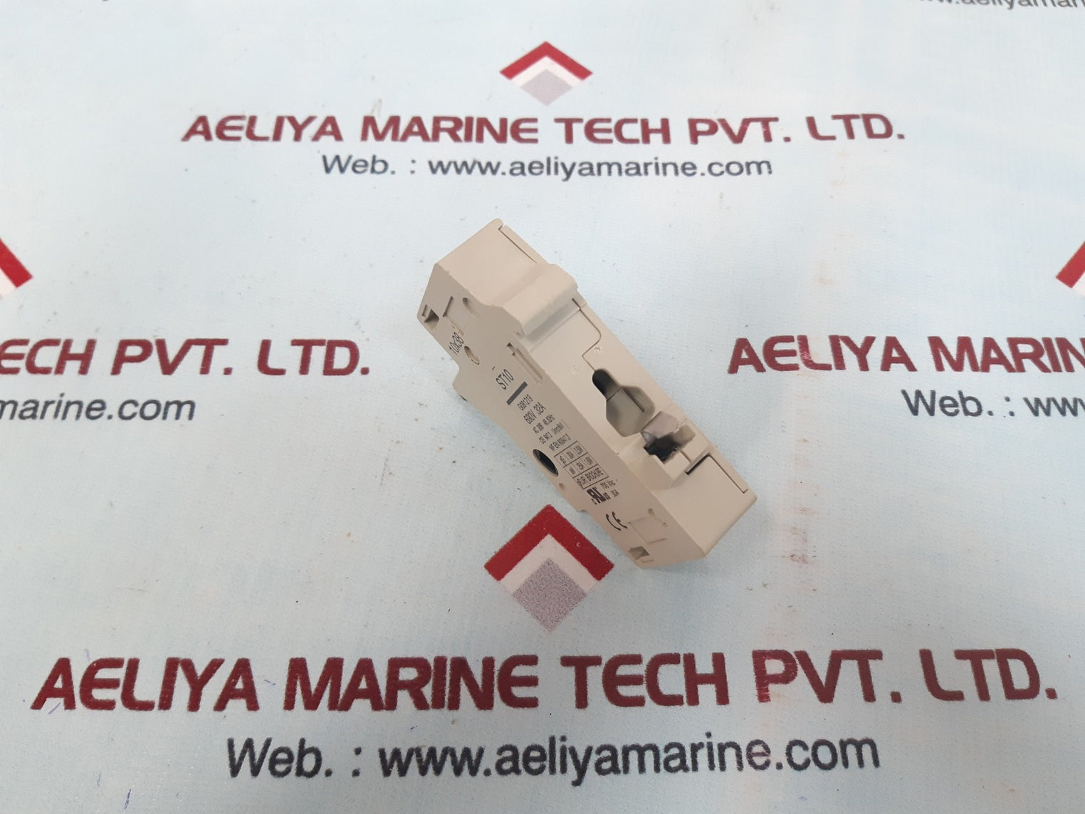 Ferraz st10 690v 32a fuse holder