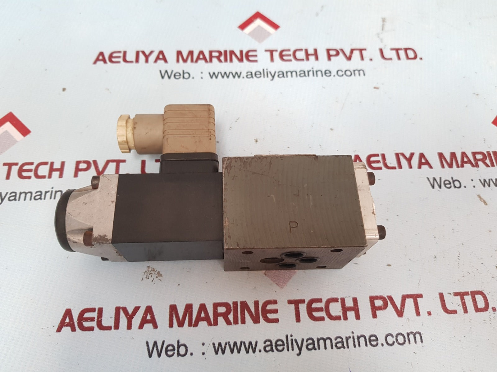 Rexroth 4 we 6 c52/ag24nz4 hydraulic directional control valve