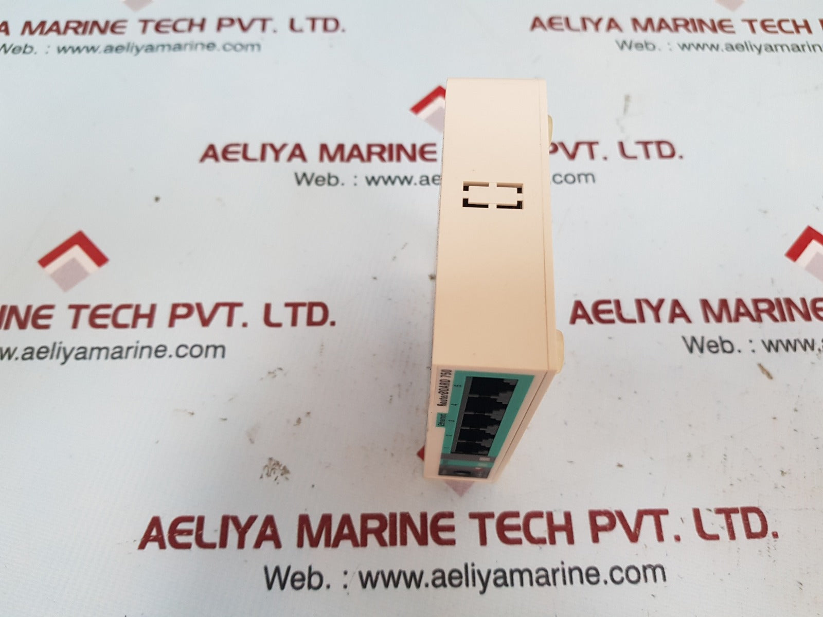 Mikrotik routerboard 750