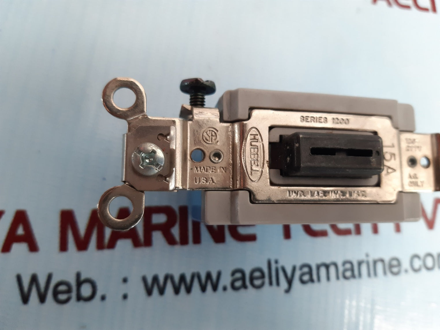 Hubbell series 1200 toggle switch 120-277v