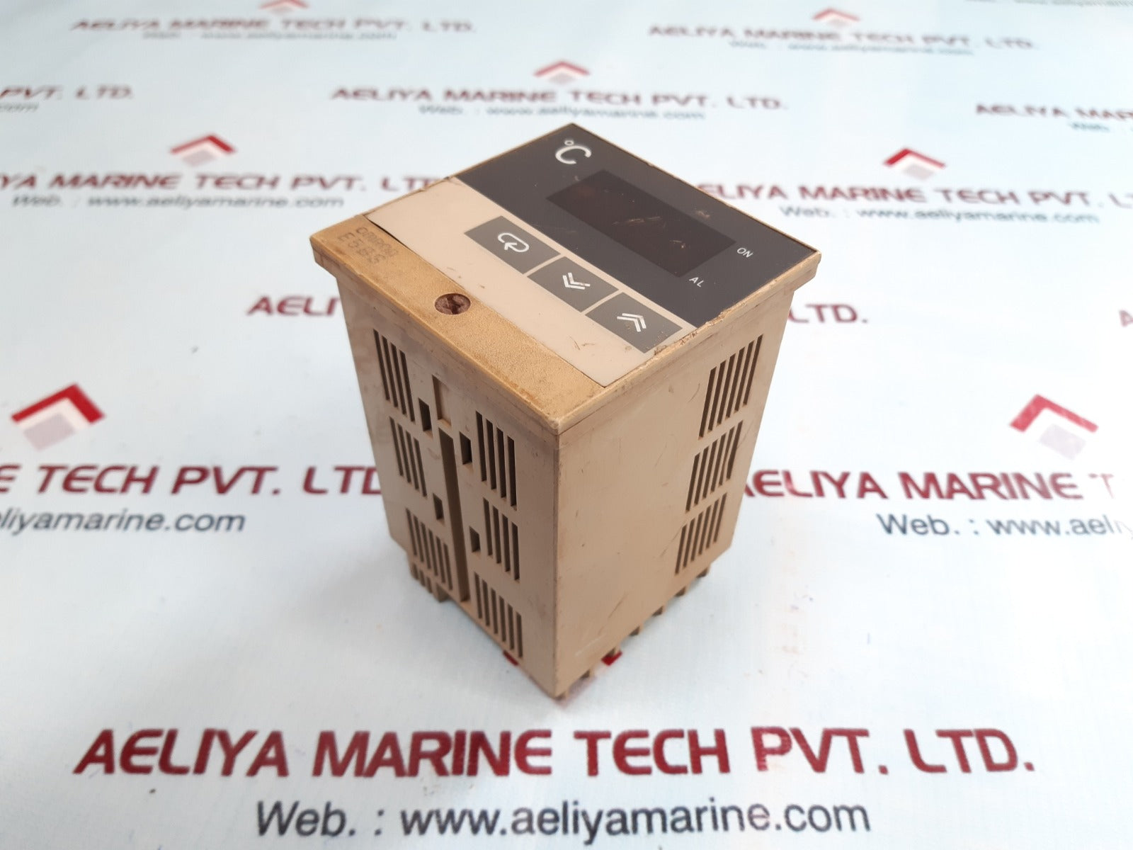 Omron e5bs-r1kj temperature controller