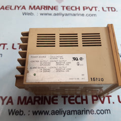 Omron e5bs-r1kj temperature controller