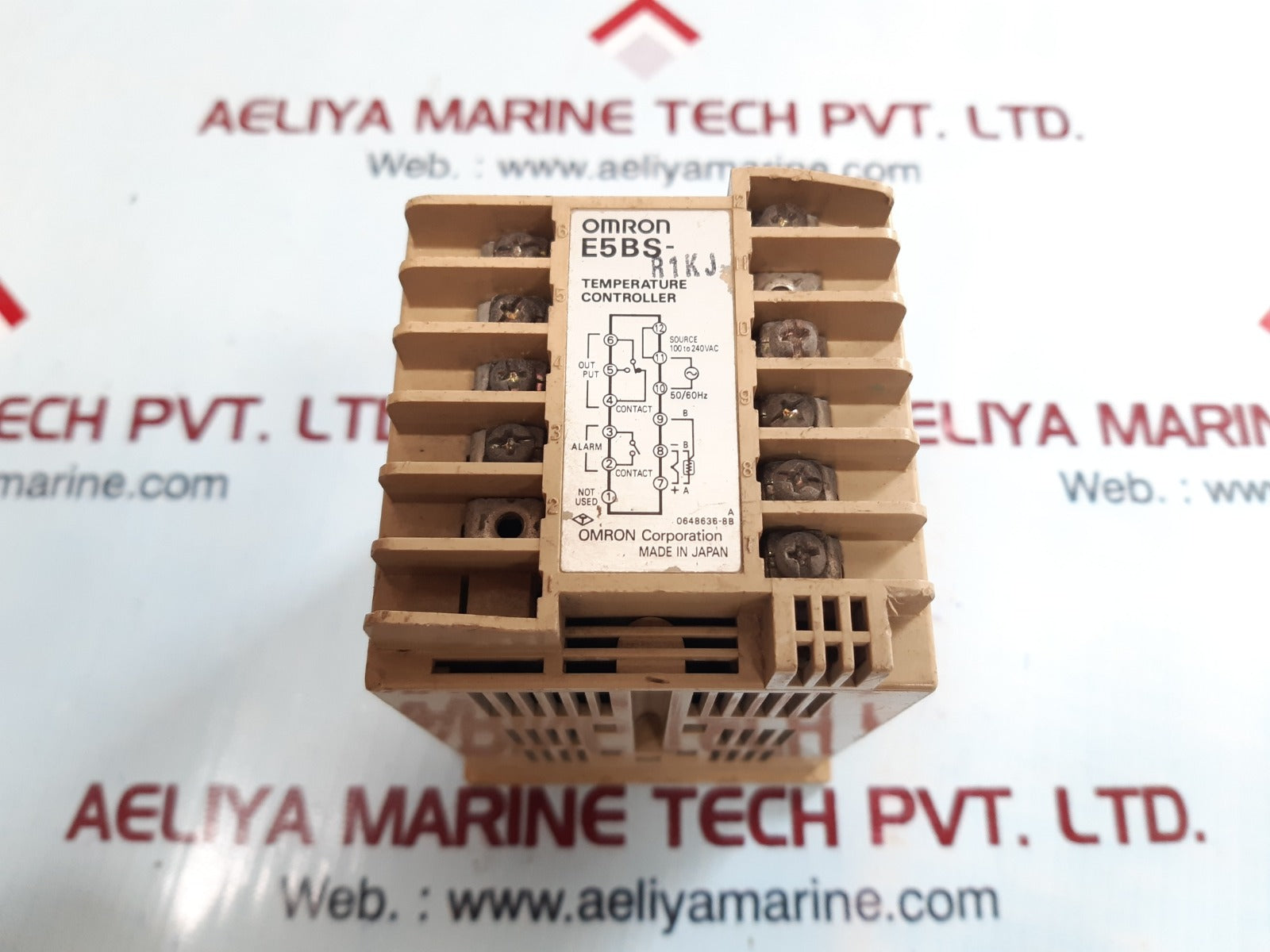Omron e5bs-r1kj temperature controller