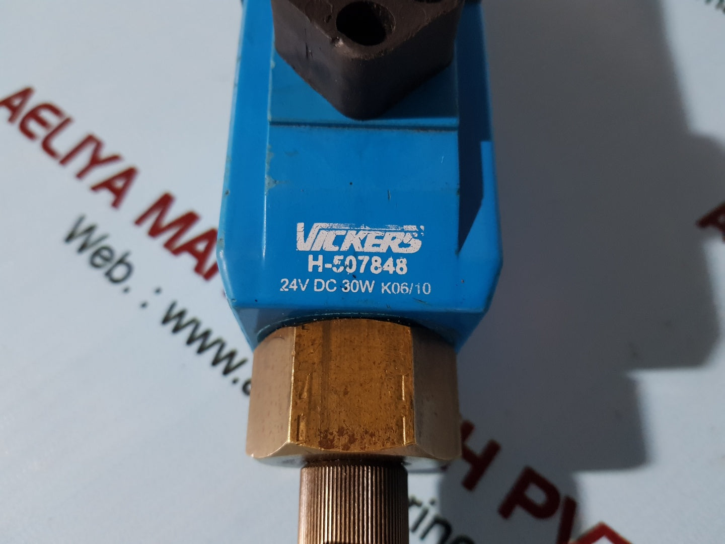 Eaton vickers dg4v 3s 2a m u h5 60 directional control valve