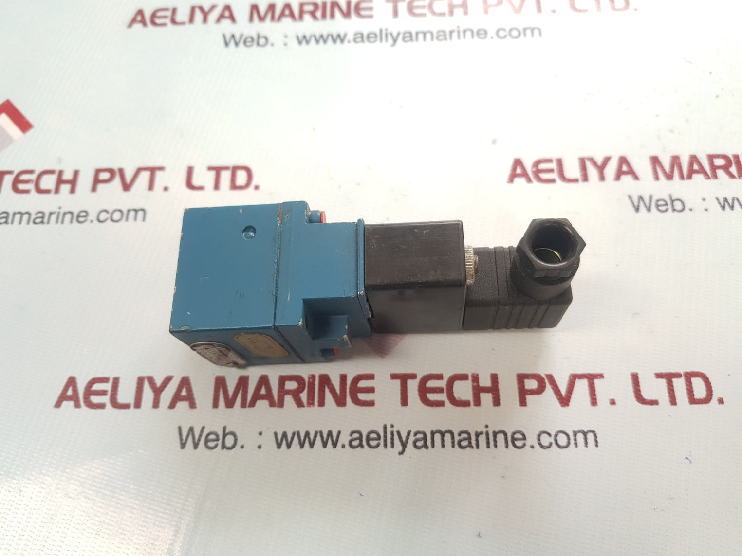 Wabco 3722260220 pneumatic  directional valve 