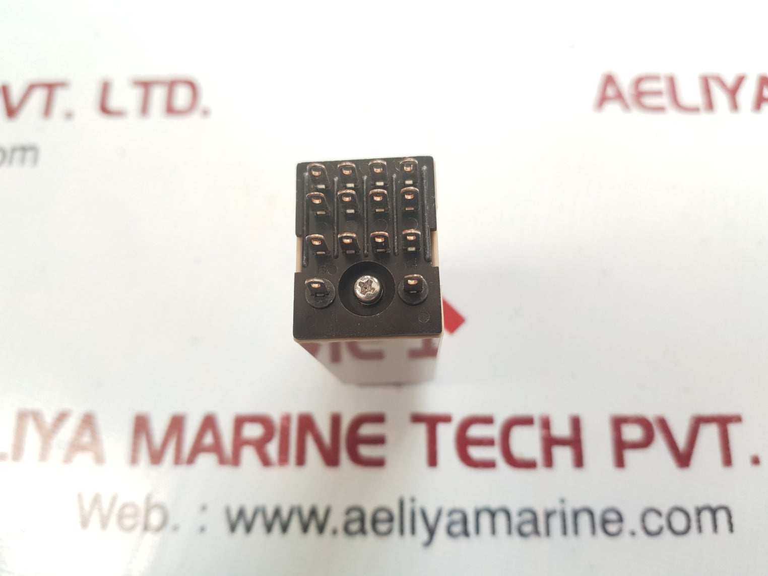 Omron h3yn-4 timer relay 200-230v ac