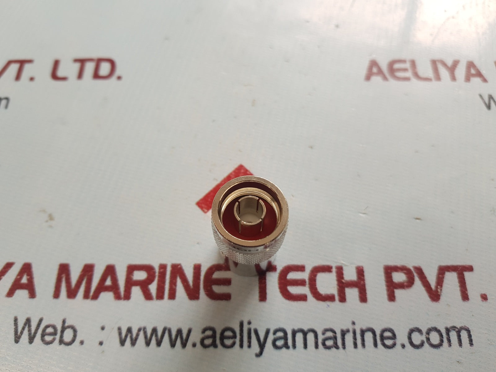 Amphenol n plug 82-202-10p1 straight crimp plug connector
