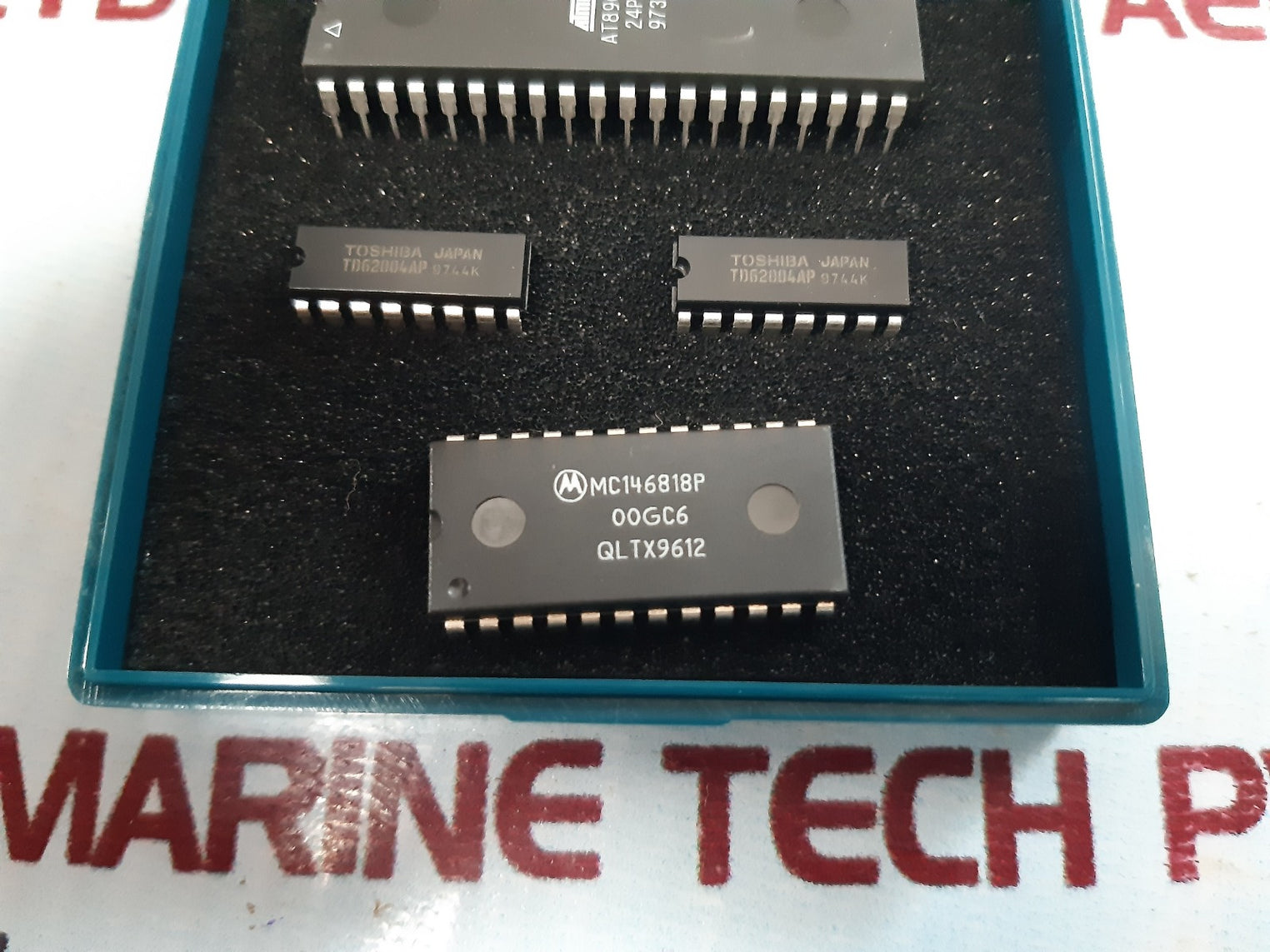 Electronic chip set