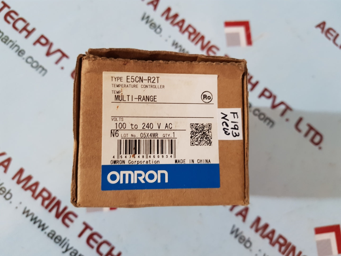 Omron e5cn-r2t temperature controller 100-240vac