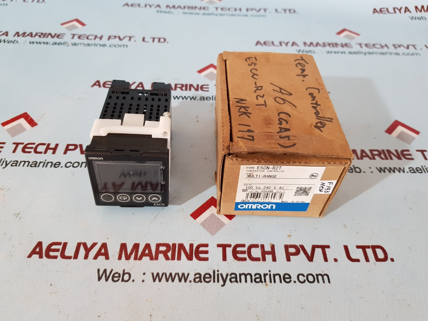 Omron e5cn-r2t temperature controller 100-240vac