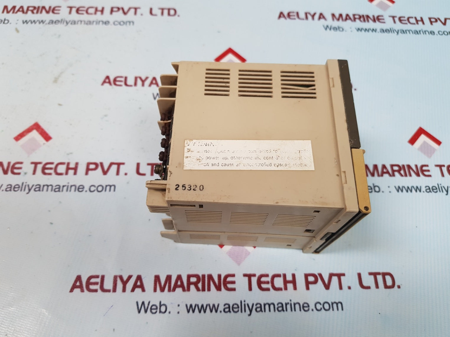 Omron e5ax-ah-f temperature controller