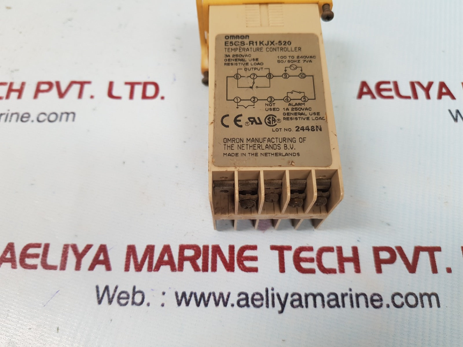 Omron e5cs-r1kjx-520 temperature controller