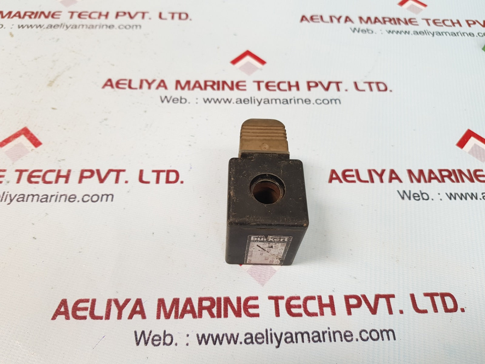 Burkert 355-c-02 solenoid valve 220v 60hz 