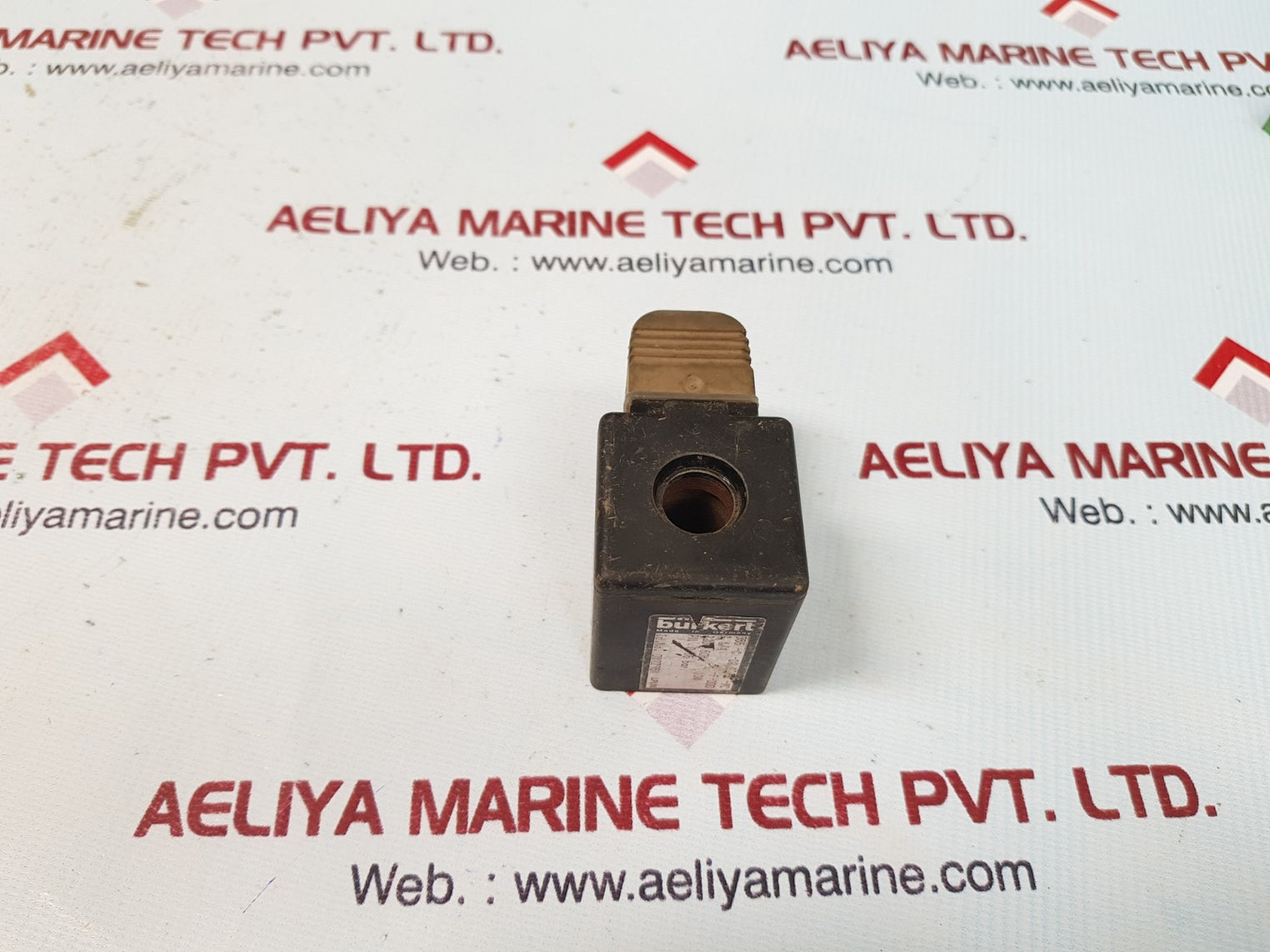 Burkert 355-c-02 solenoid valve 220v 60hz 