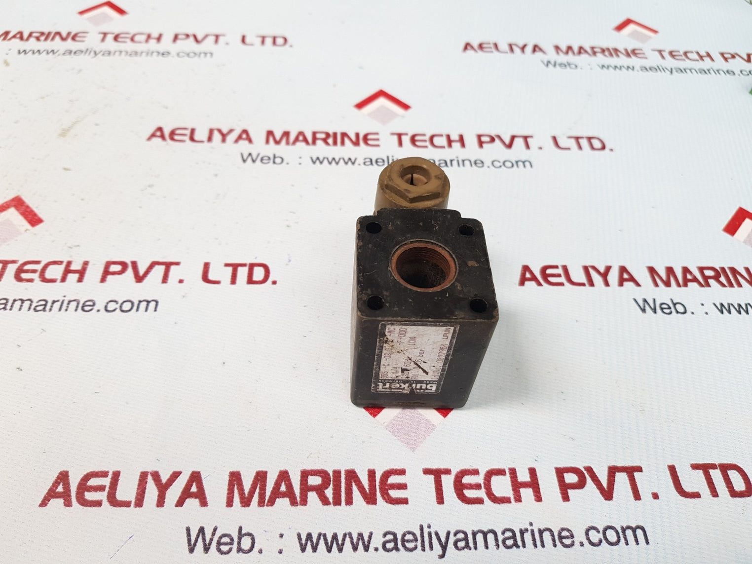 Burkert 355-c-02 solenoid valve 220v 60hz 