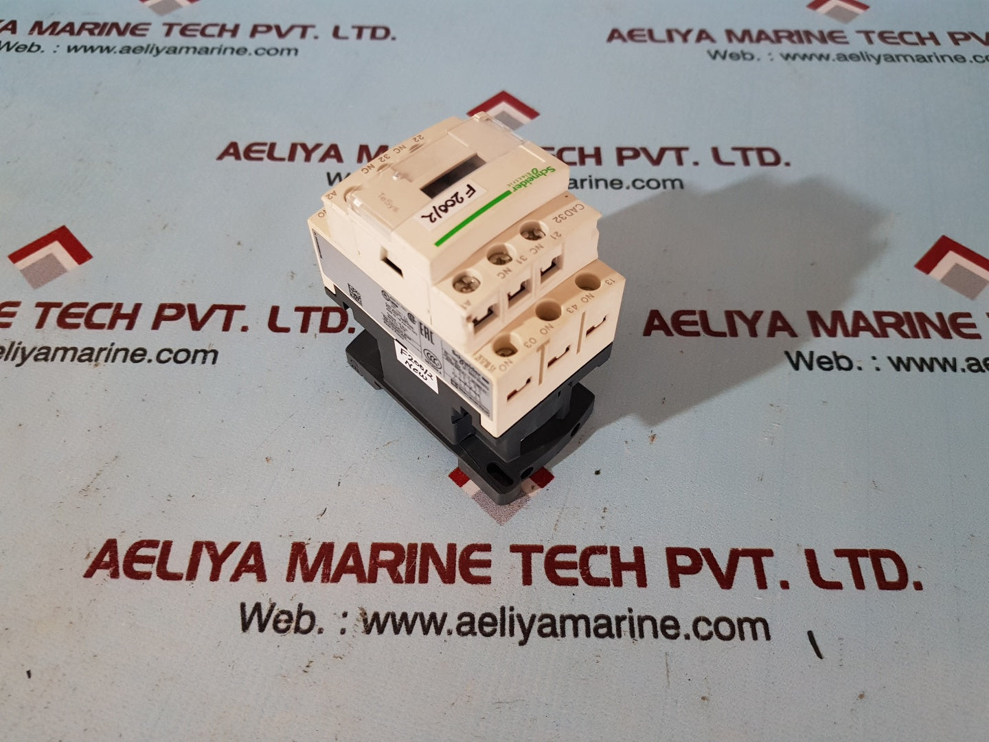 Schneider electric cad32m7 control relay 220vca-50/60hz
