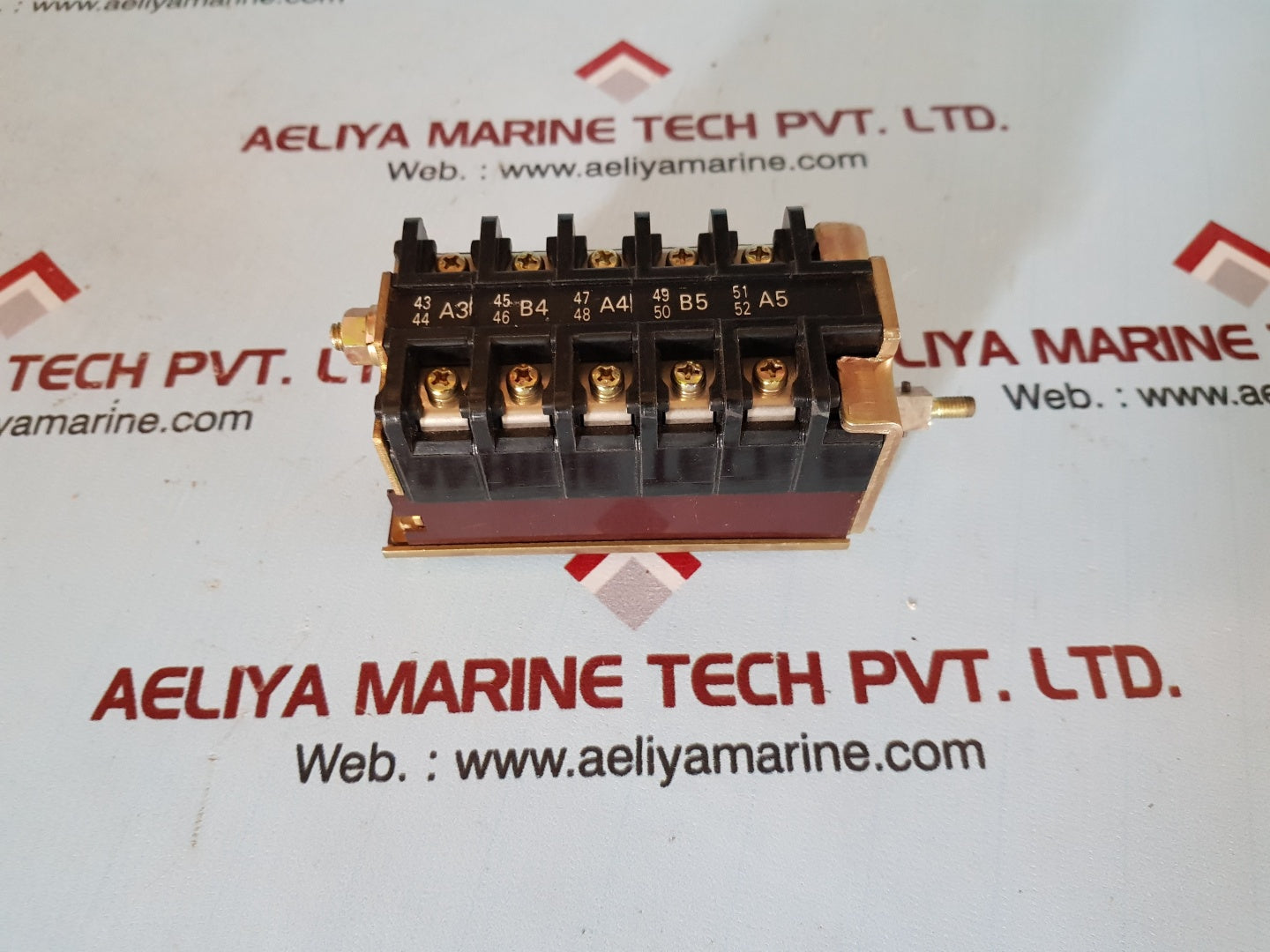 axh-1 auxiliary switch 