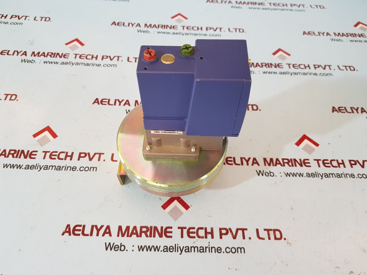 Telemecanique xml cs04b2s11 pressure switch