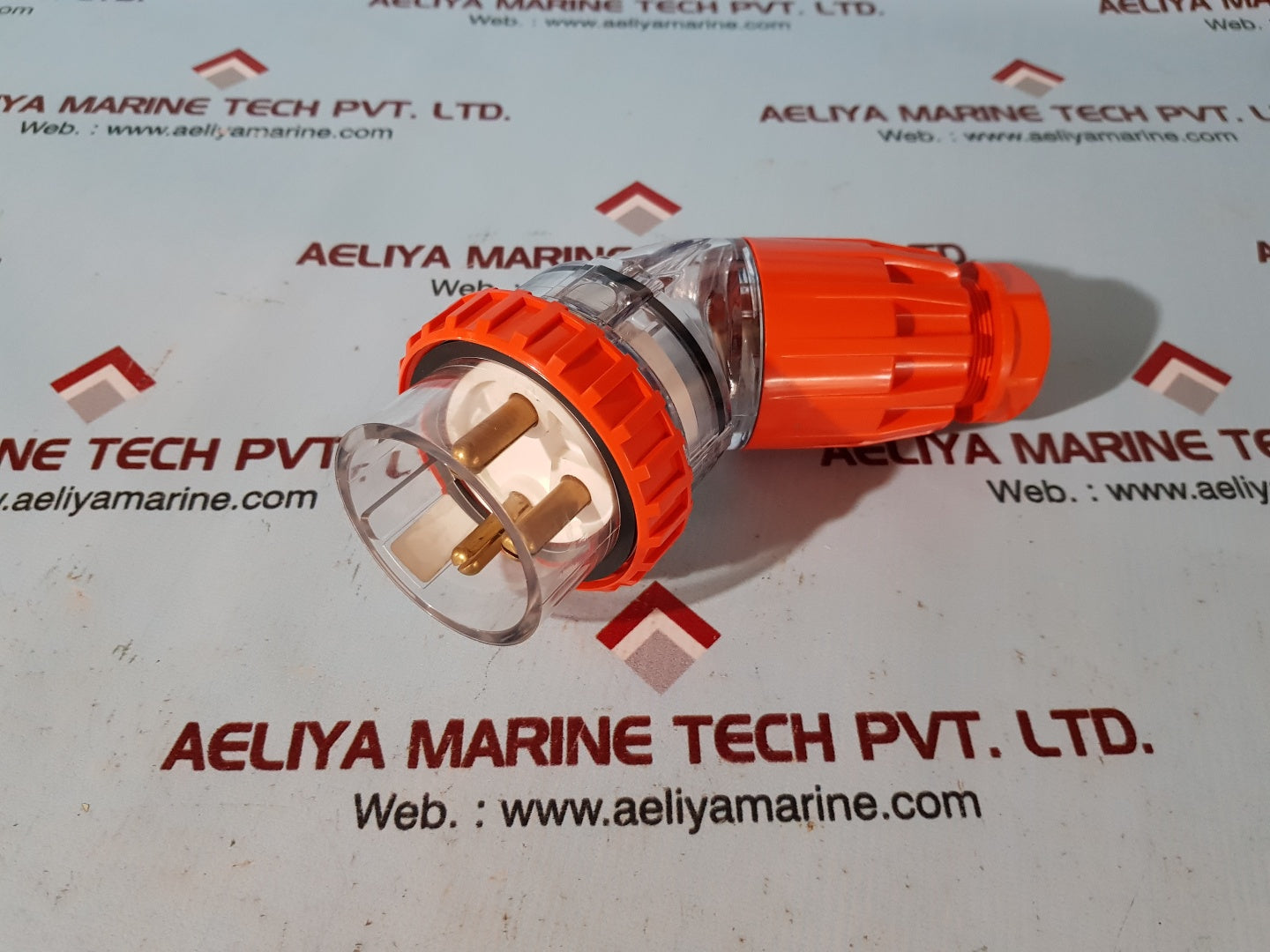 Schneider electric 56pa332 angled plug