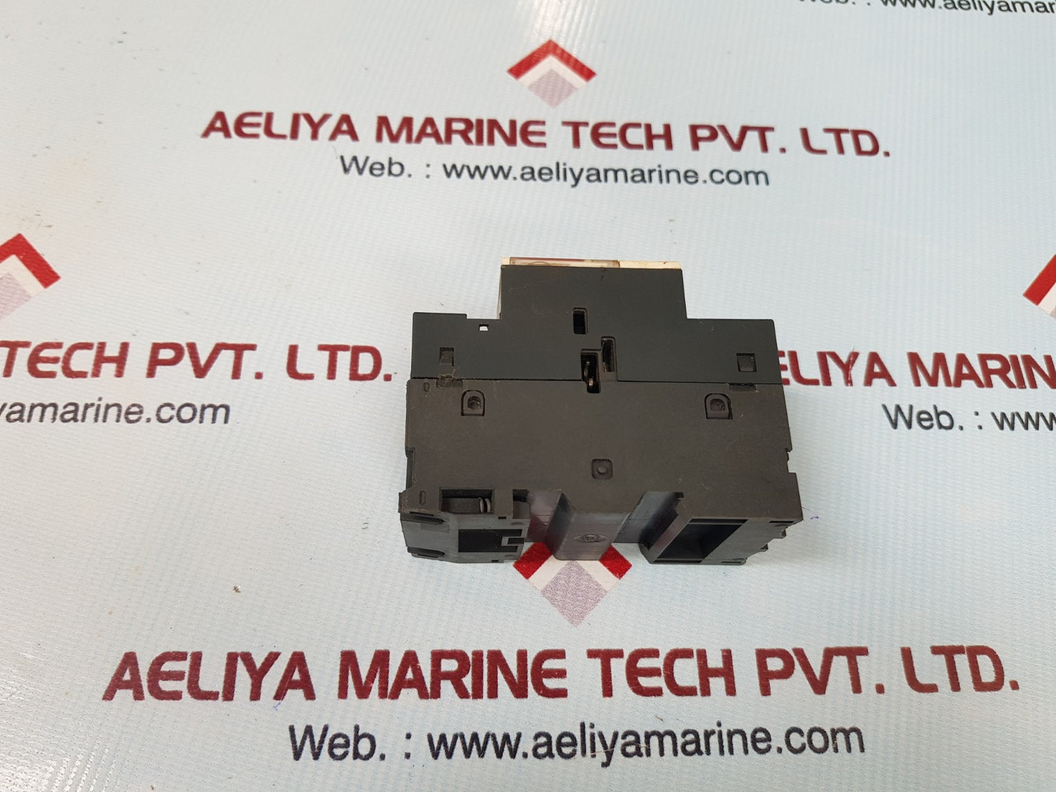 Telemecanique gv2me32 / 24-32a  motor starter circuit breaker 