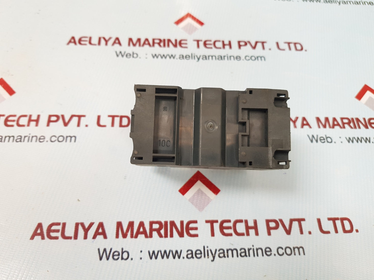 Telemecanique gv2me32 / 24-32a  motor starter circuit breaker 