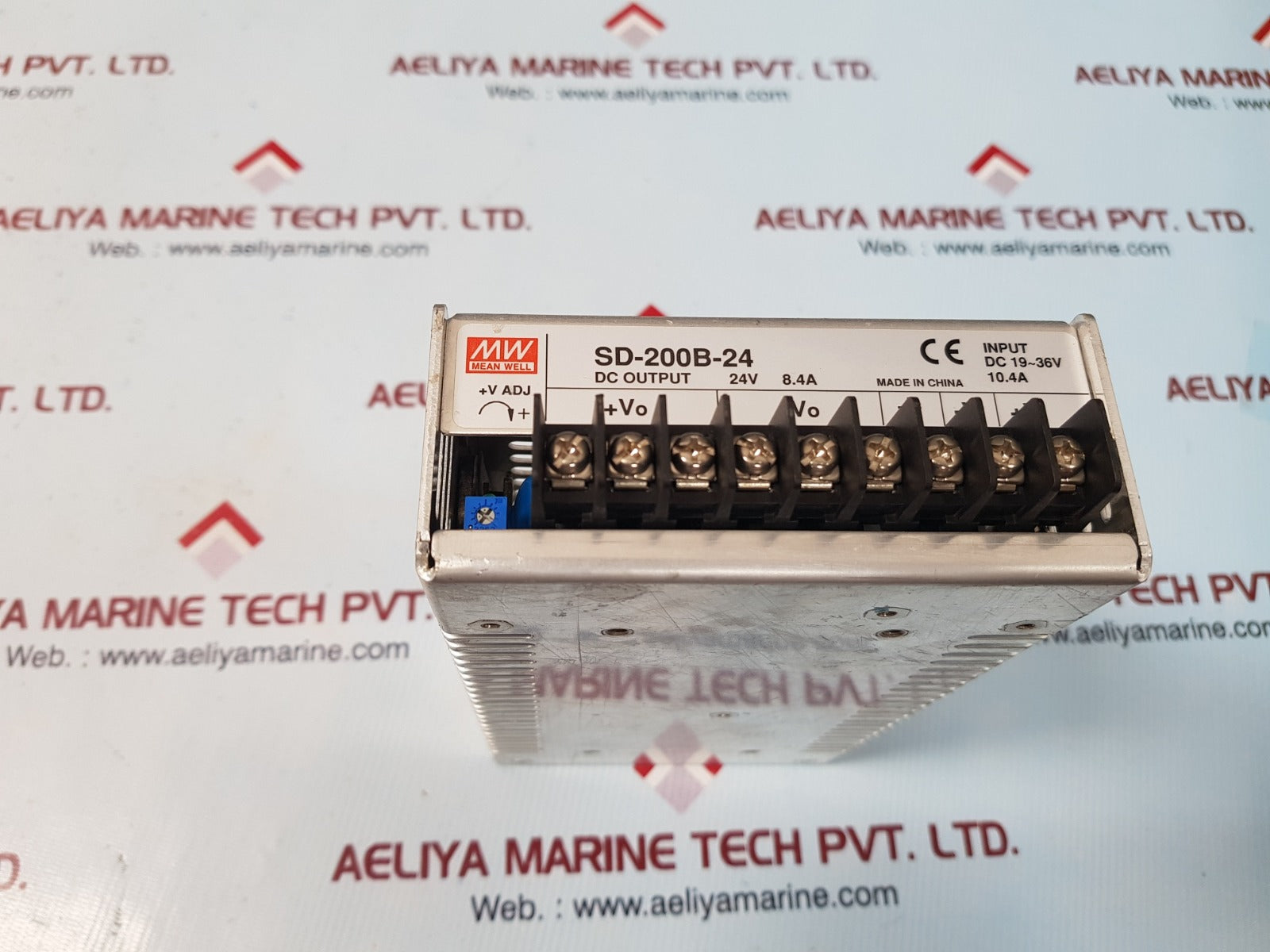 Mean well sd-200b-24 dc-dc converter