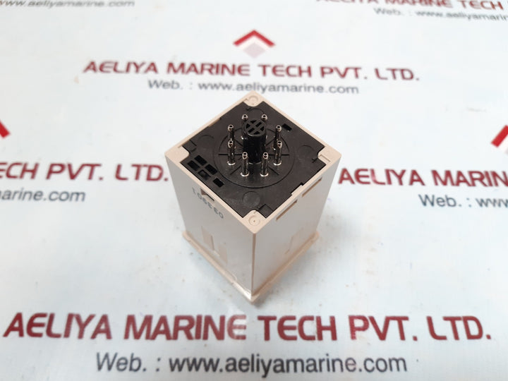 Omron h3cr-a8el time relay 100 to 240vac