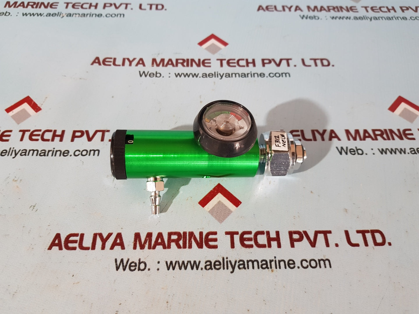 Oxygen Flow Control Regulator 0 to 300 bar