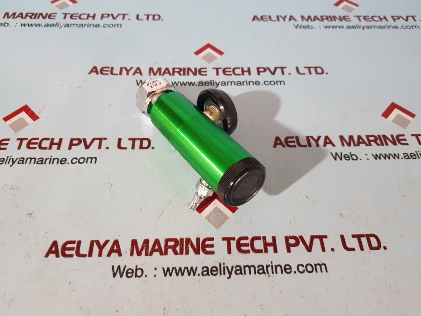 Oxygen Flow Control Regulator 0 to 300 bar