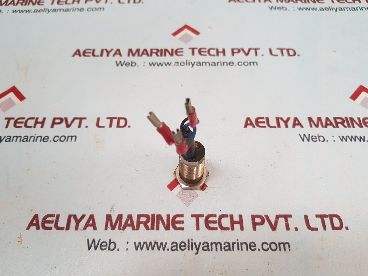 Omron tl-x5e2-e1 proximity sensor