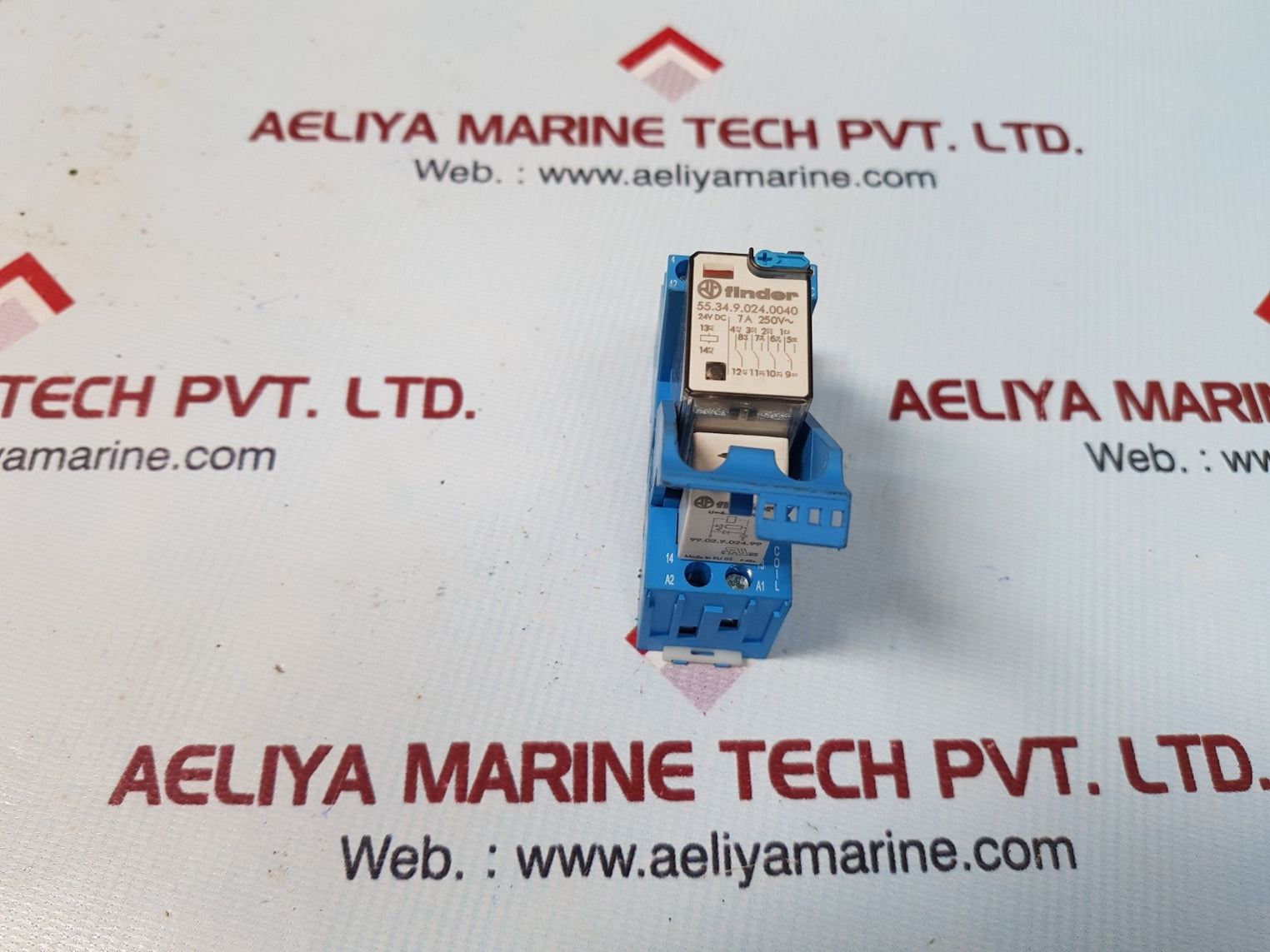 Finder 55.34.9.024.0040 relay with 94-04 socket