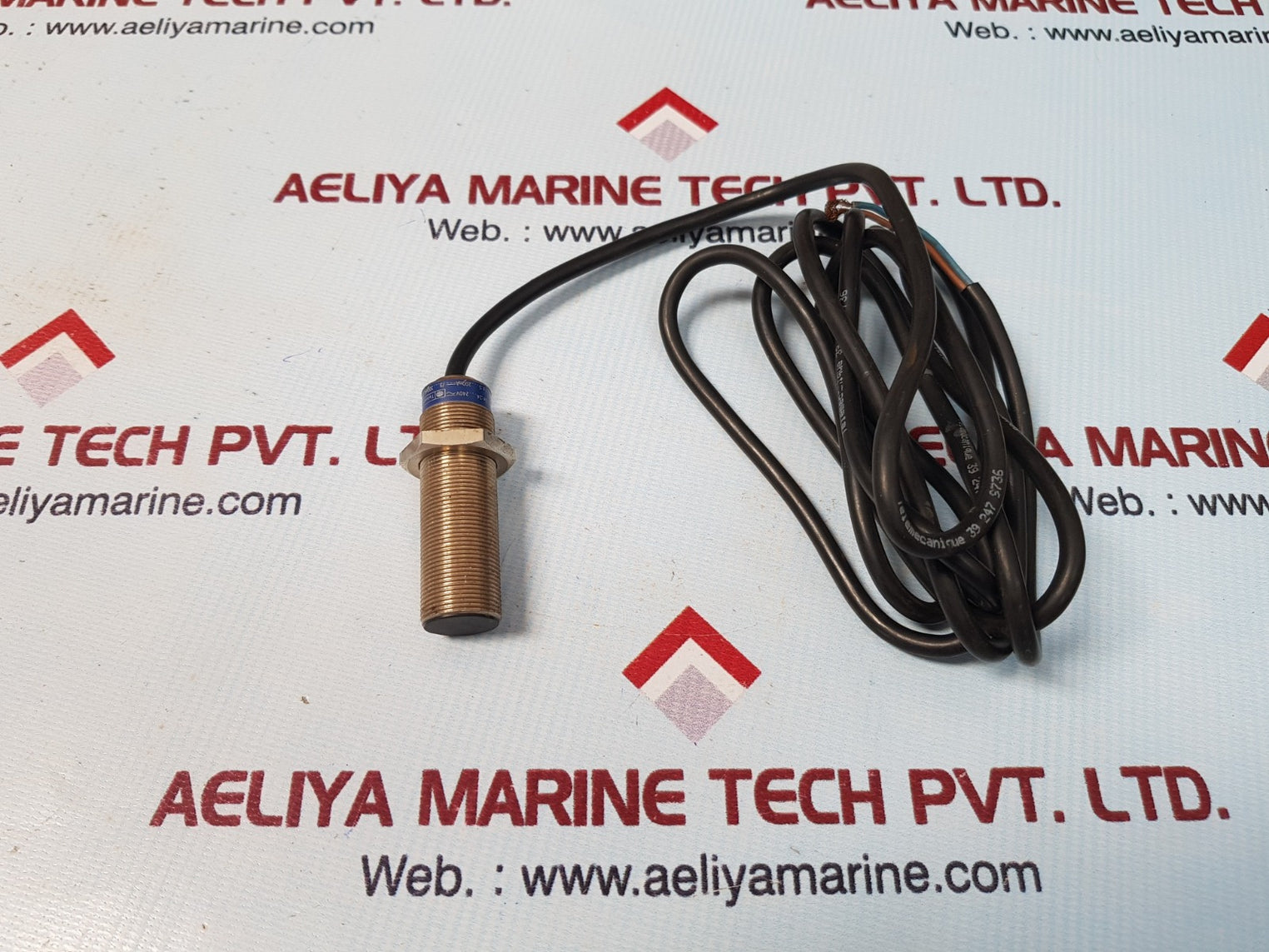 Telemecanique xs1m18mb230h4 proximity sensor