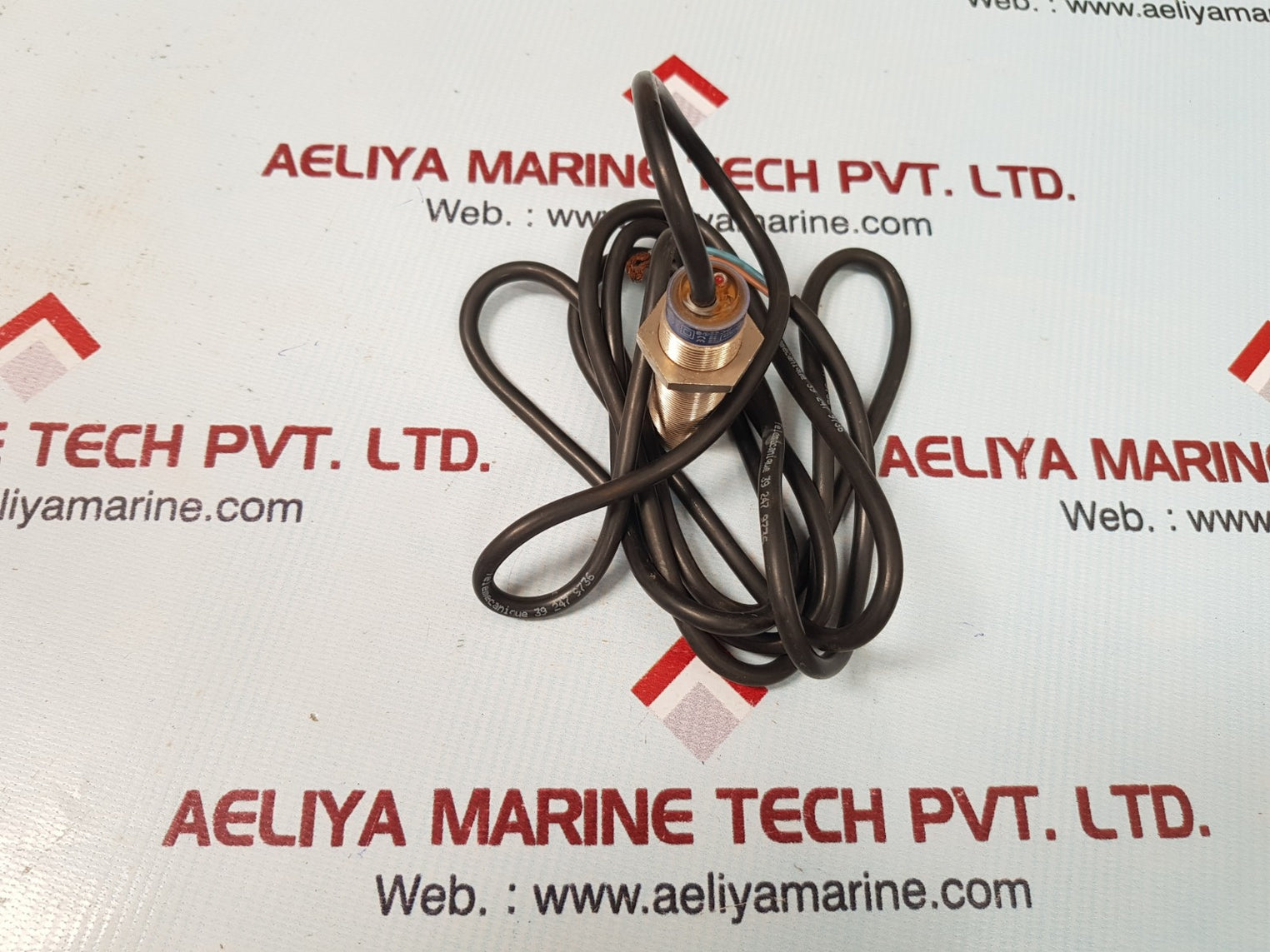 Telemecanique xs1m18mb230h4 proximity sensor