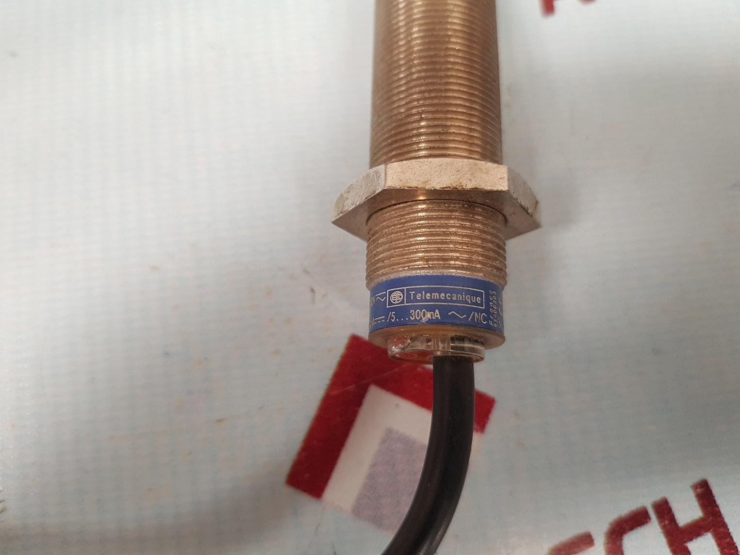 Telemecanique xs1m18mb230h4 proximity sensor