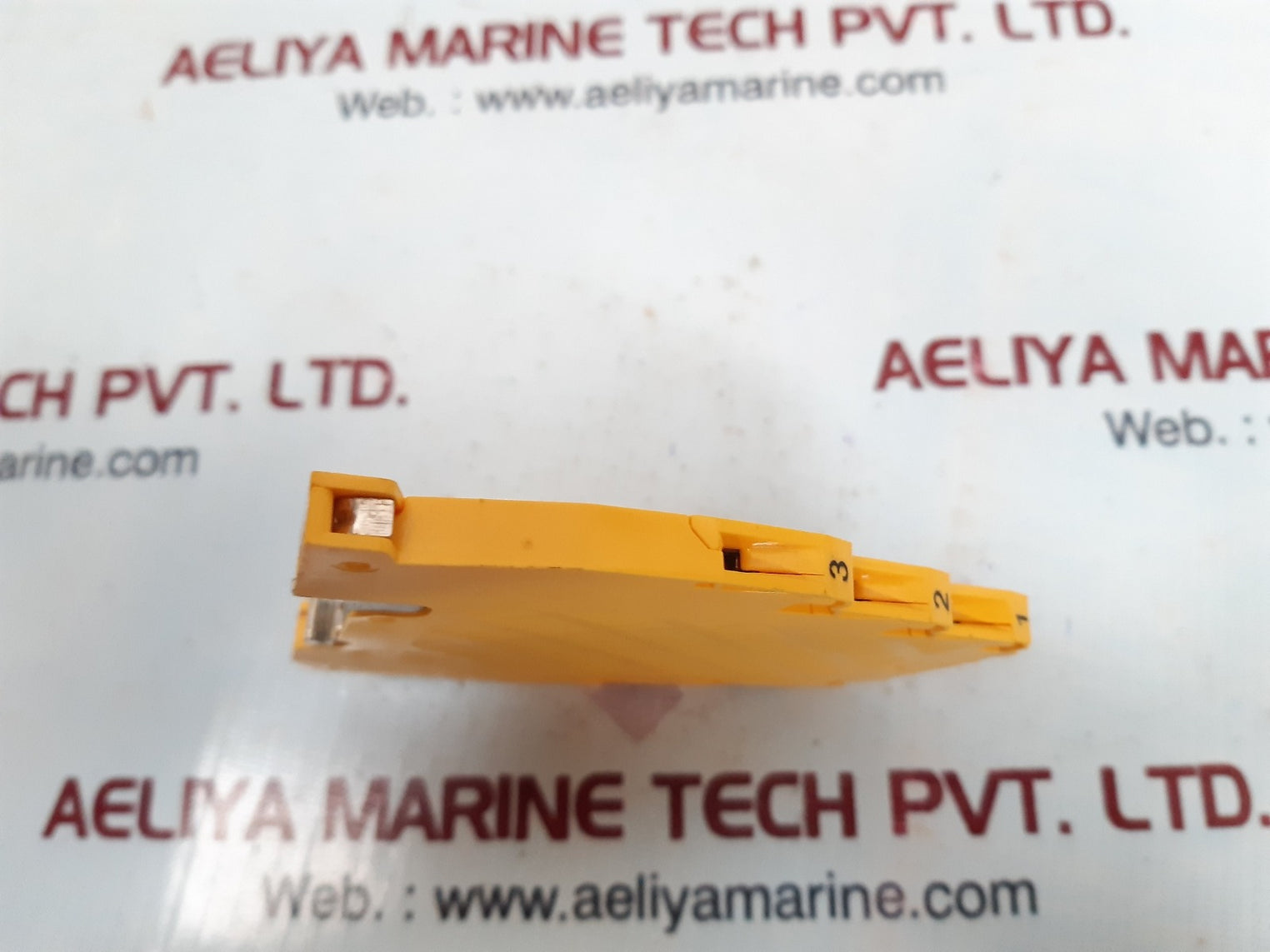 Mtl sd16x surge protection device