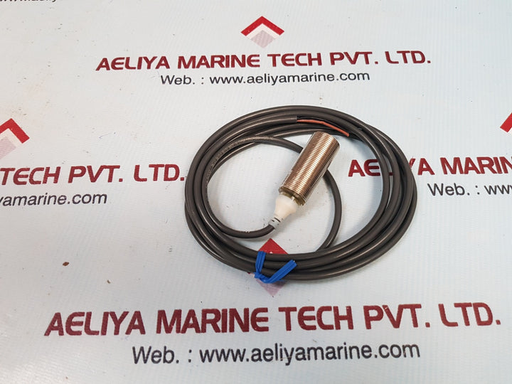 Omron e2a-m18ks08-wp-c2 proximity sensor
