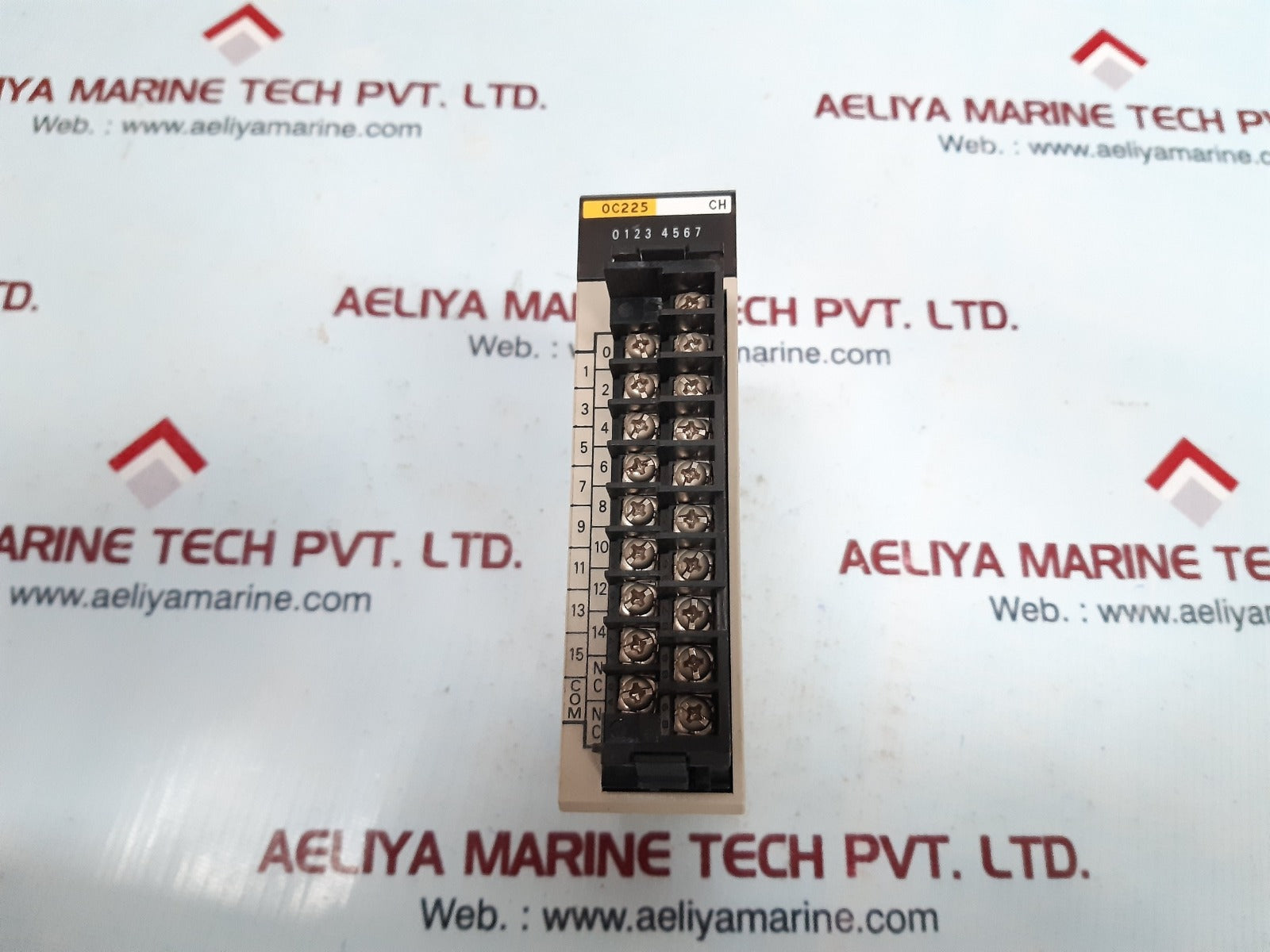 Omron c200h-0c225 relay output unit