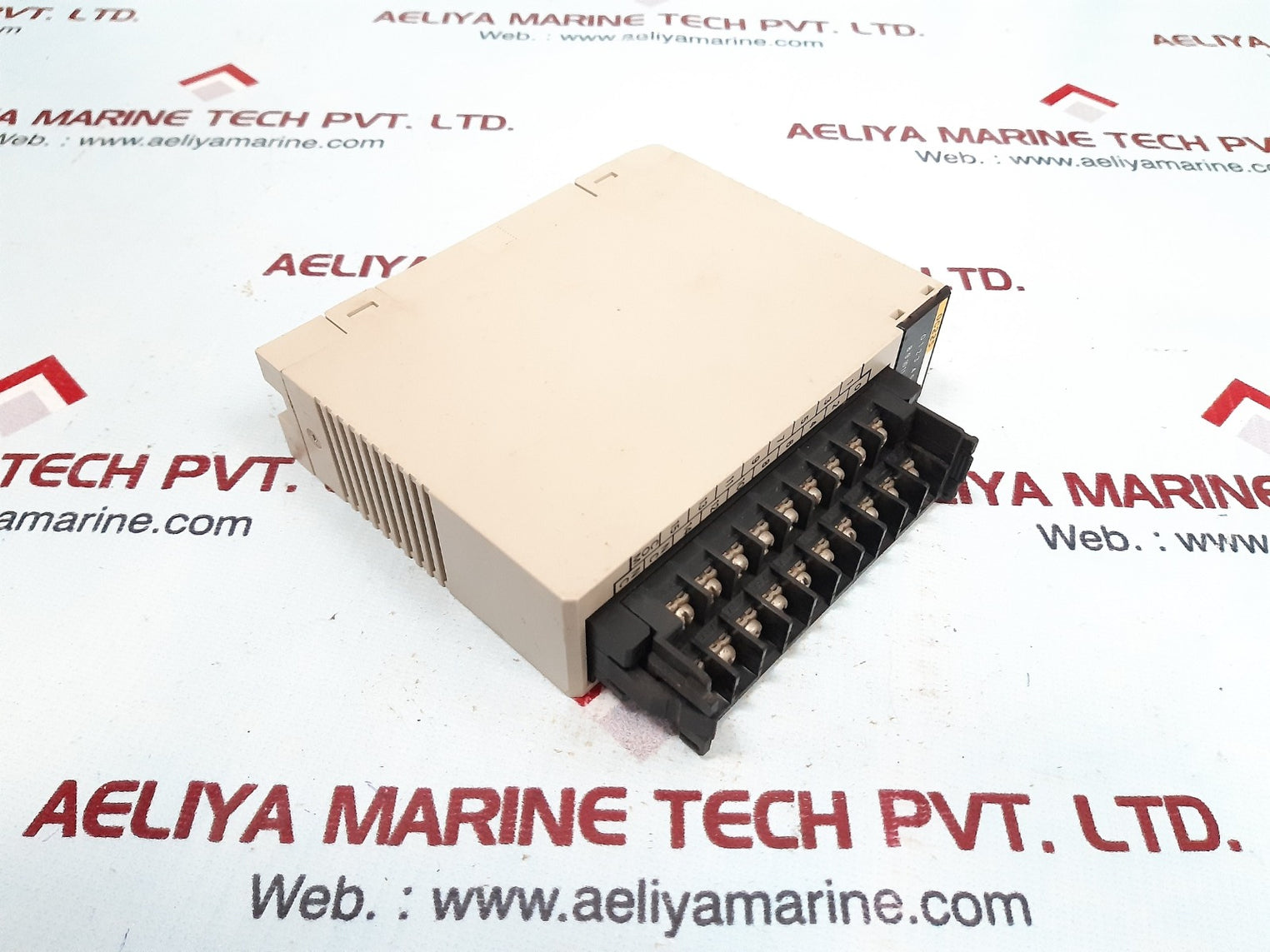 Omron c200h-0c225 relay output unit