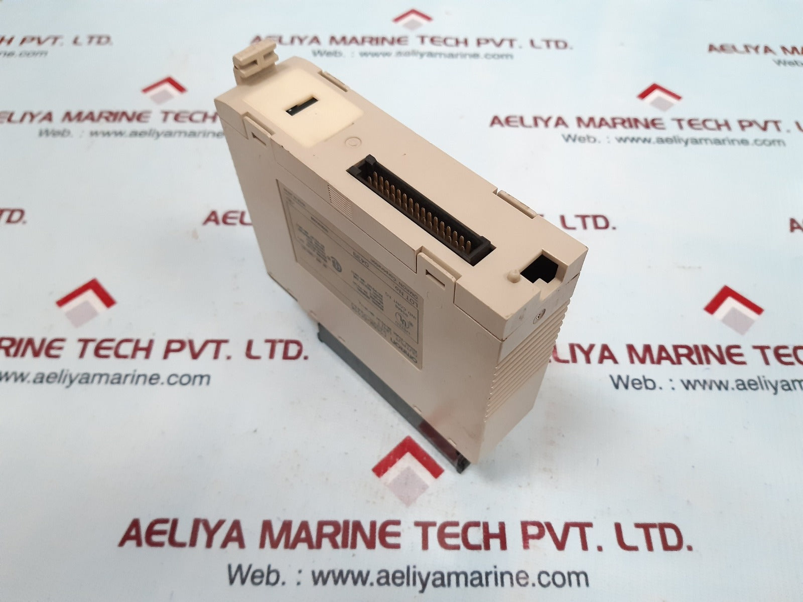 Omron c200h-0c225 relay output unit