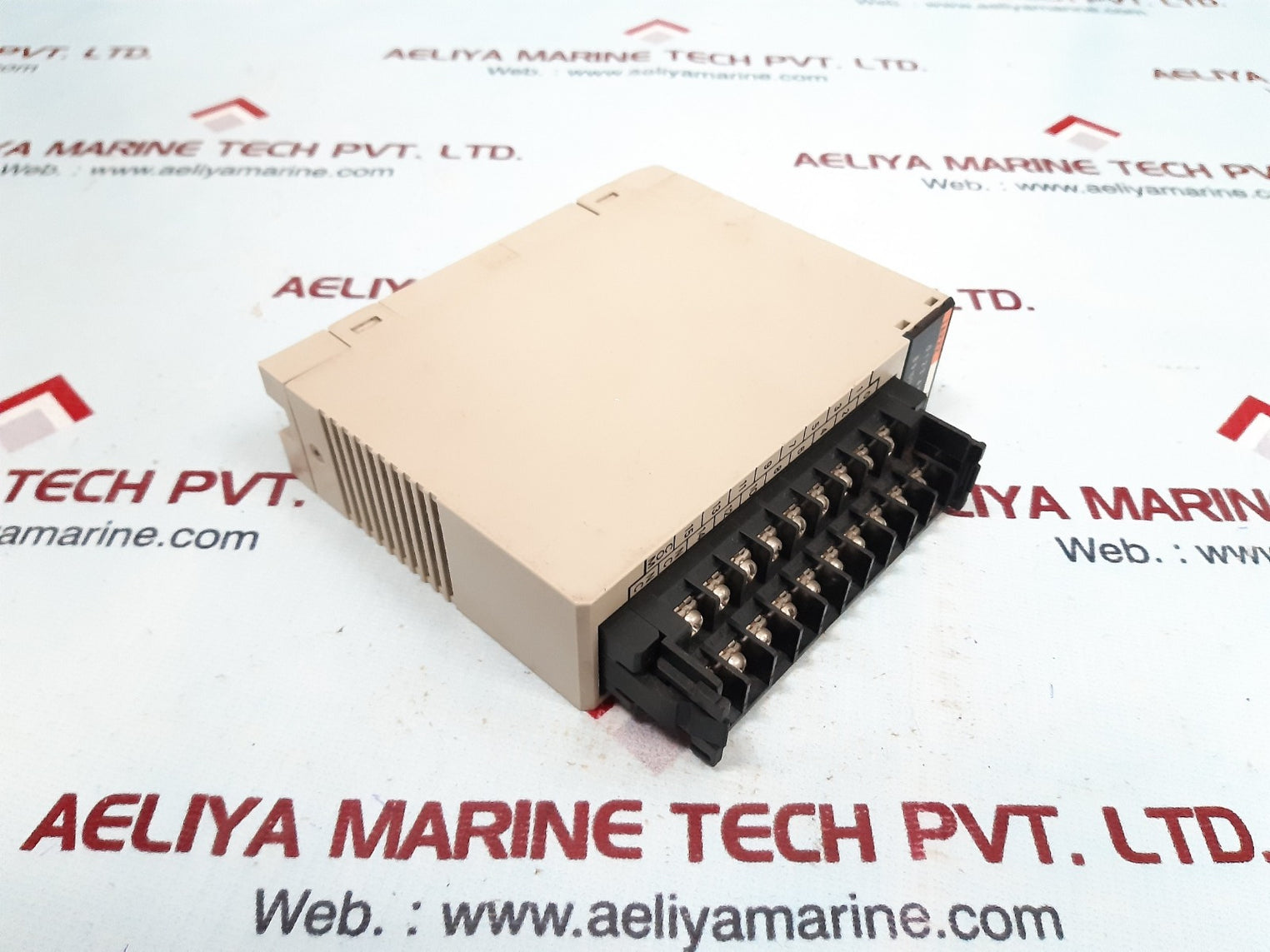 Omron c200h-ia222 relay input unit