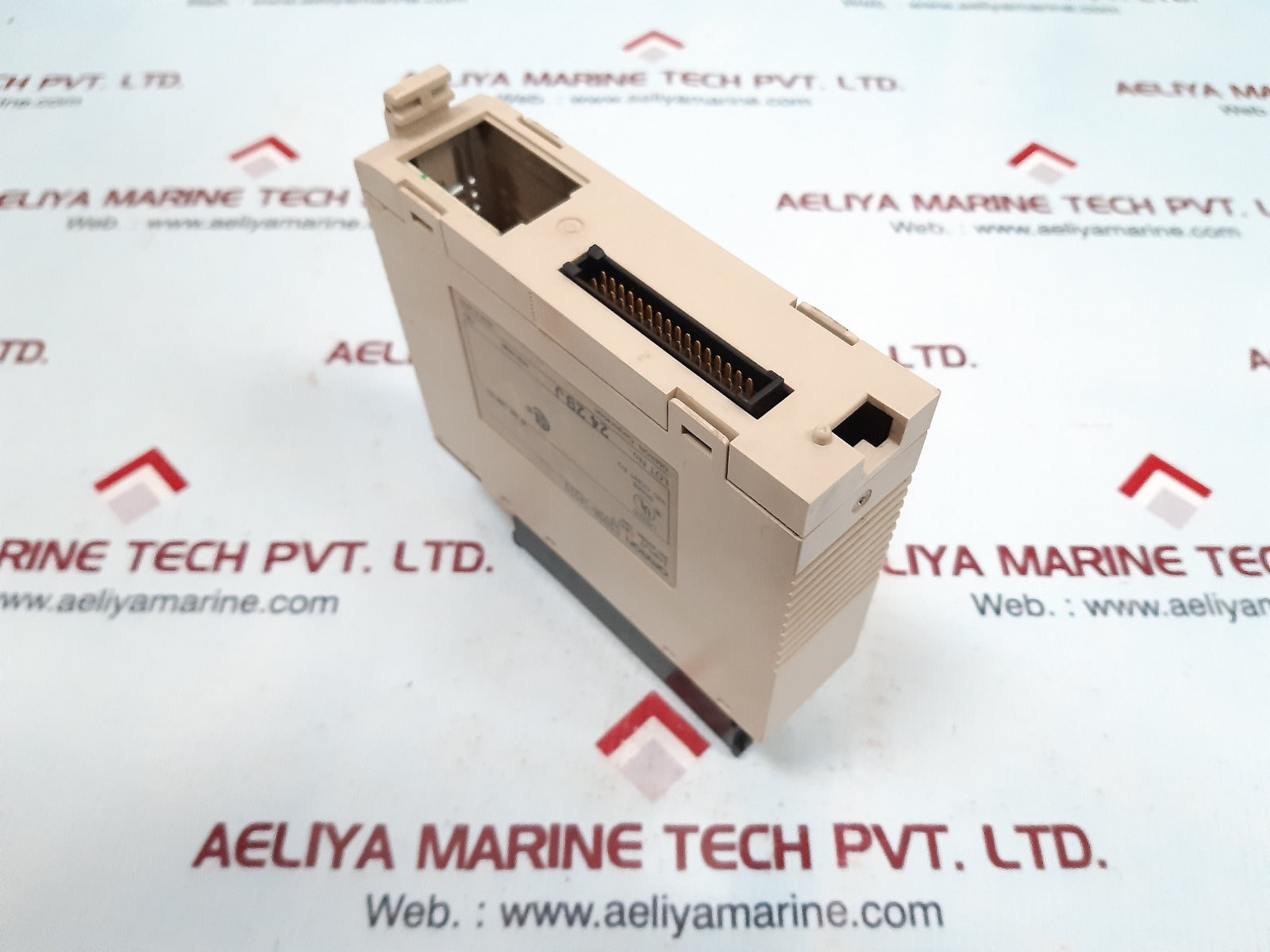 Omron c200h-ia222 relay input unit