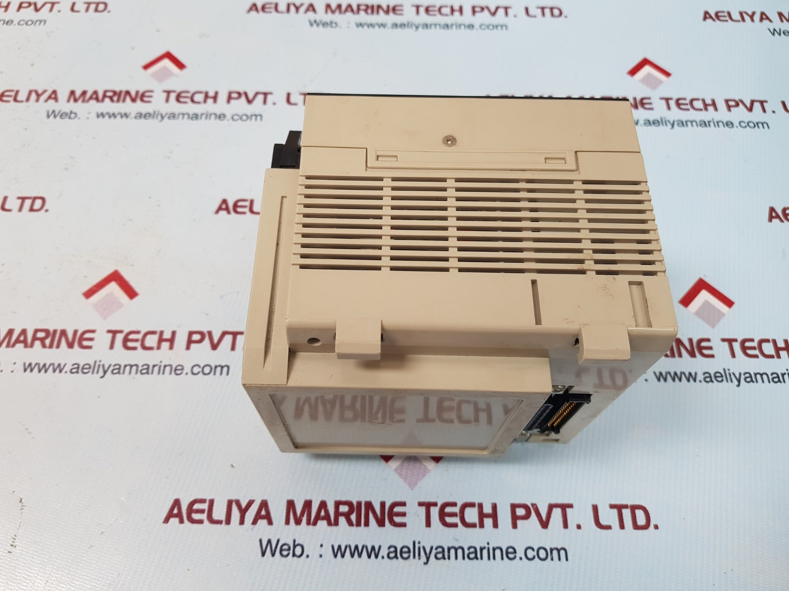 Omron c200h-rt201 programmable controller 100/200-240vac 50/60hz 100va