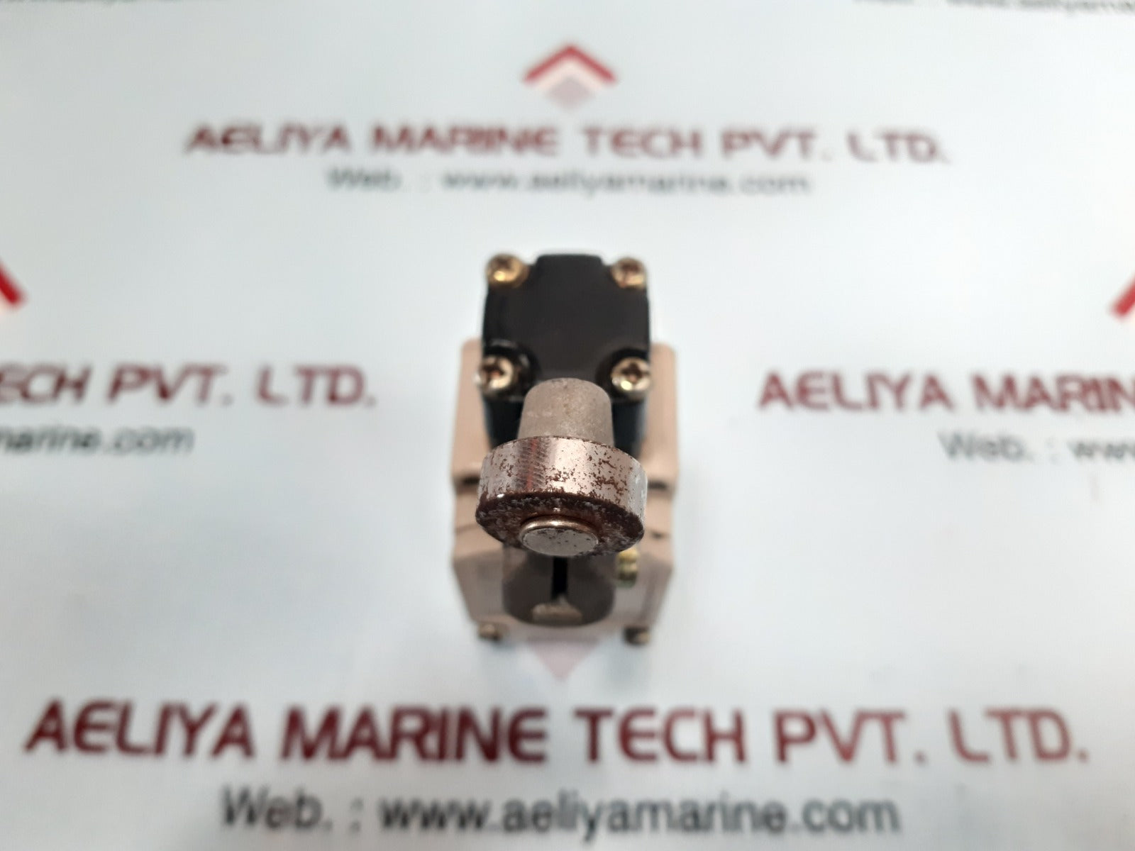 Omron wlca12-2 limit switch 