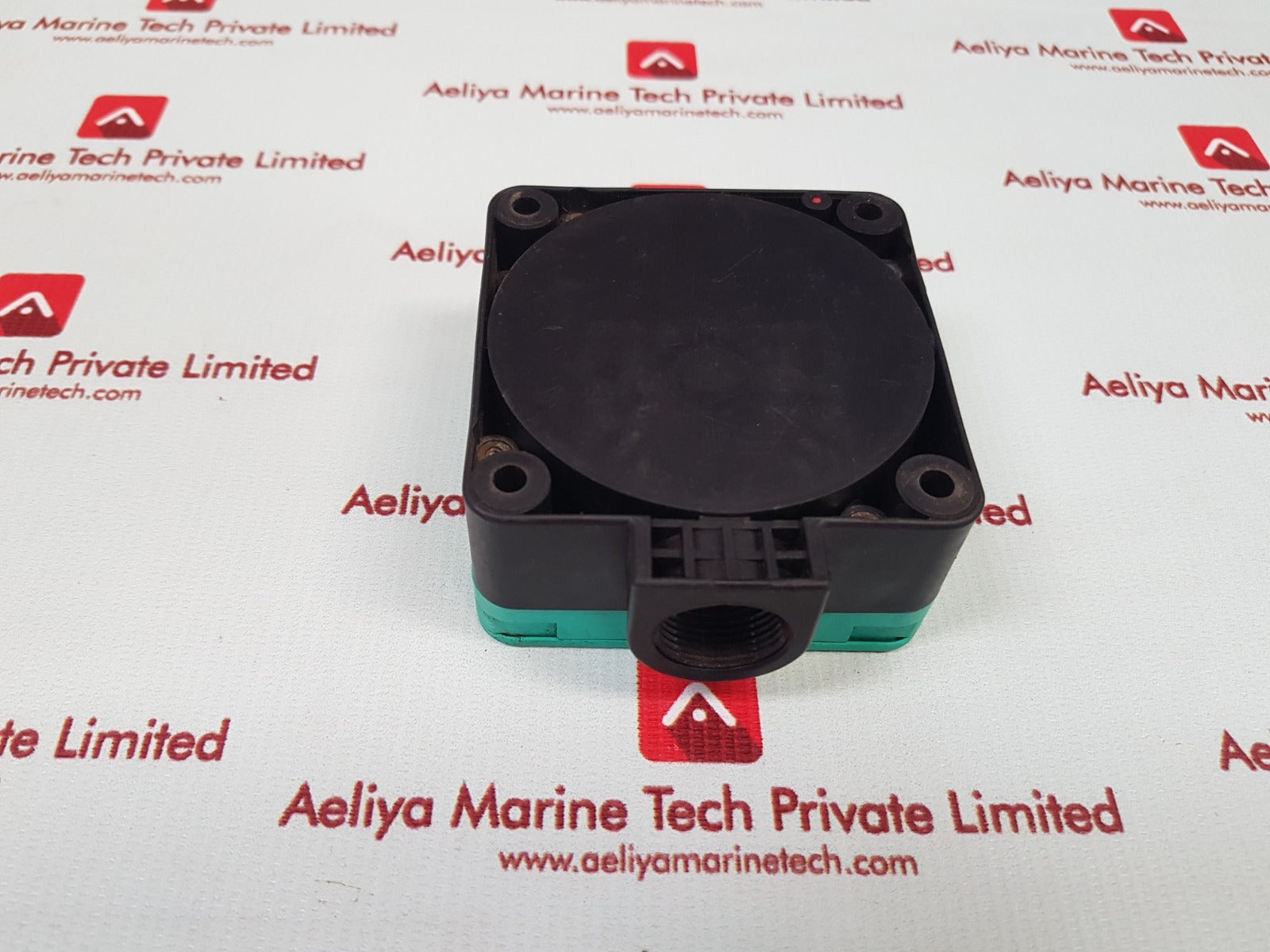 Pepperl+fuchs nj50-fp-e2 proximity sensor 10-60vdc / 200ma
