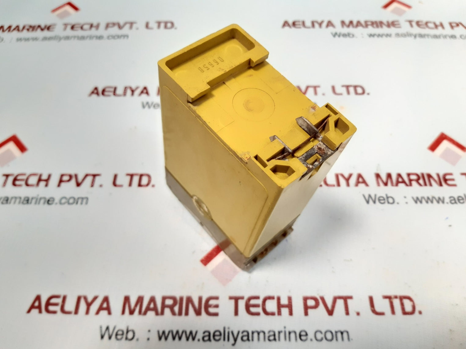 Pilz p1m-1nk/220v~/1a1r safety relay 