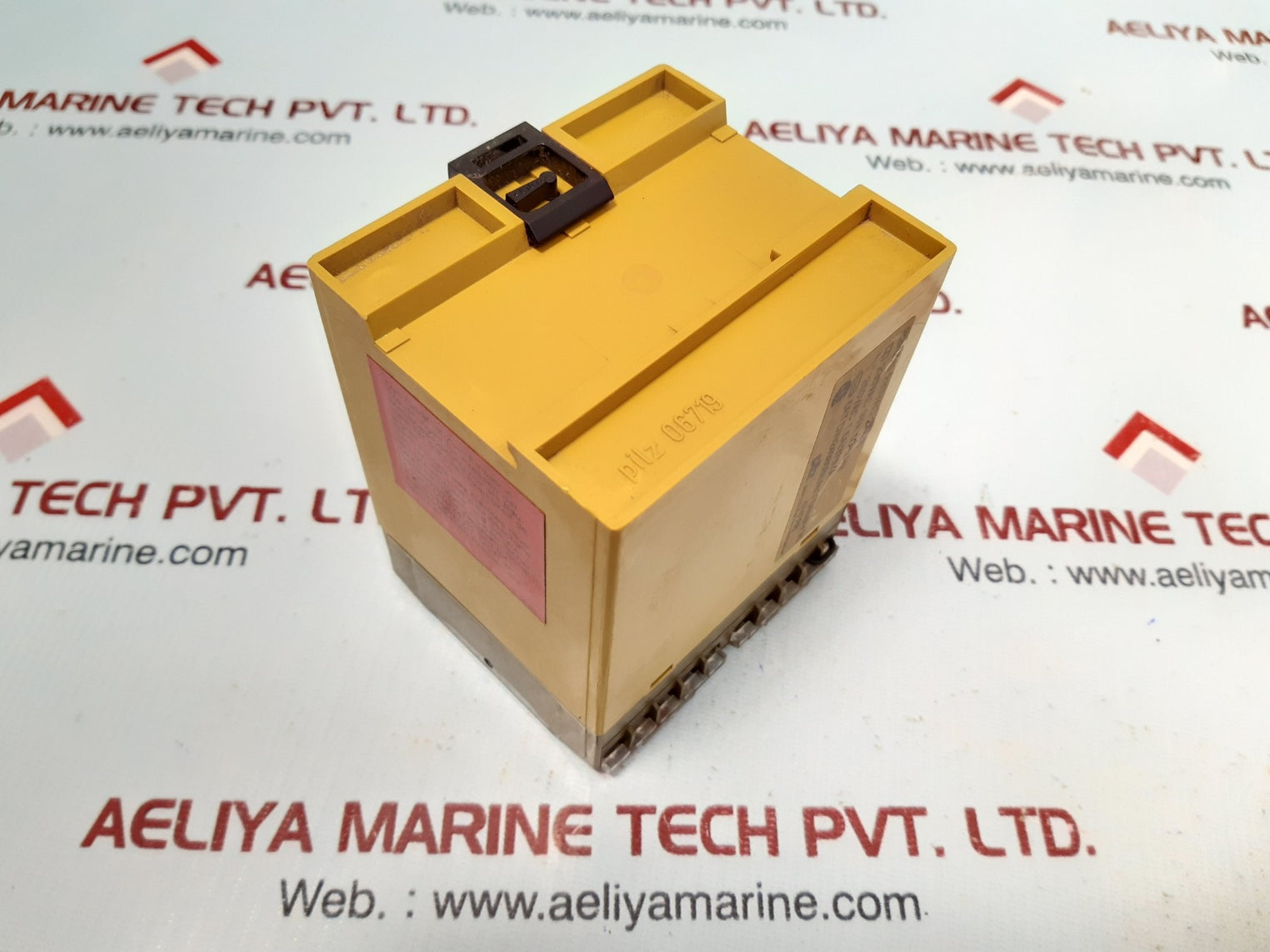 Pilz p2hz/5 230vac 2a/2r safty relay 