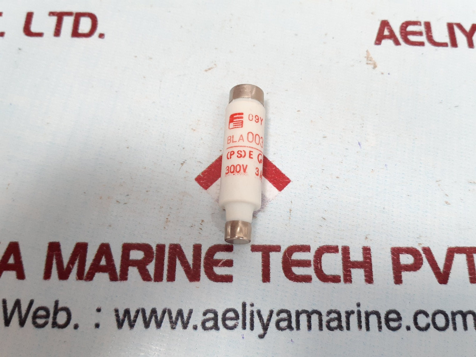 Set of 8x Fuji electric bla 003 ceramic fuse 600v 3a acl 100