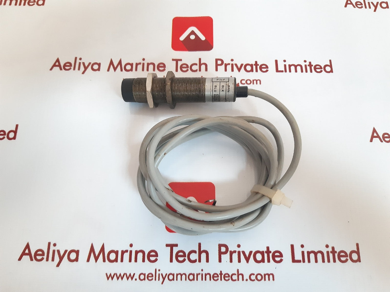 Hcpl proximity sensor 5-40 vdc