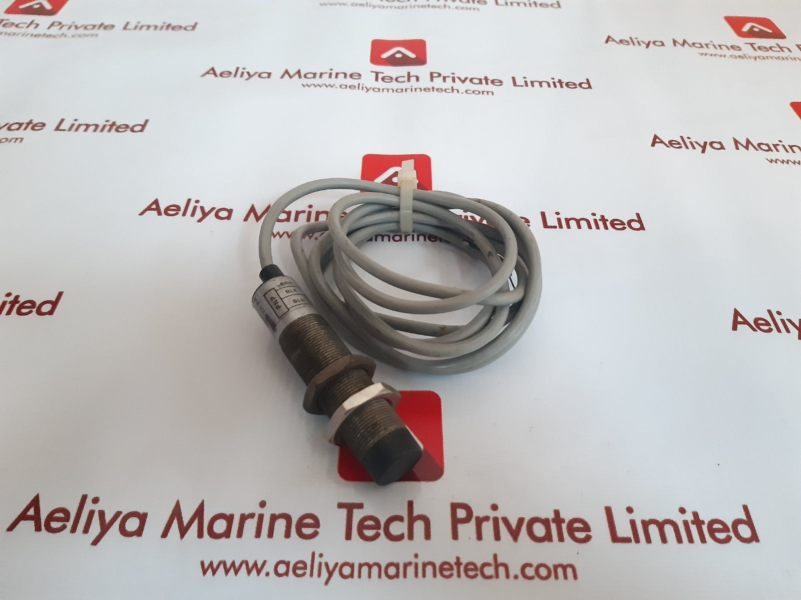 Hcpl proximity sensor 5-40 vdc