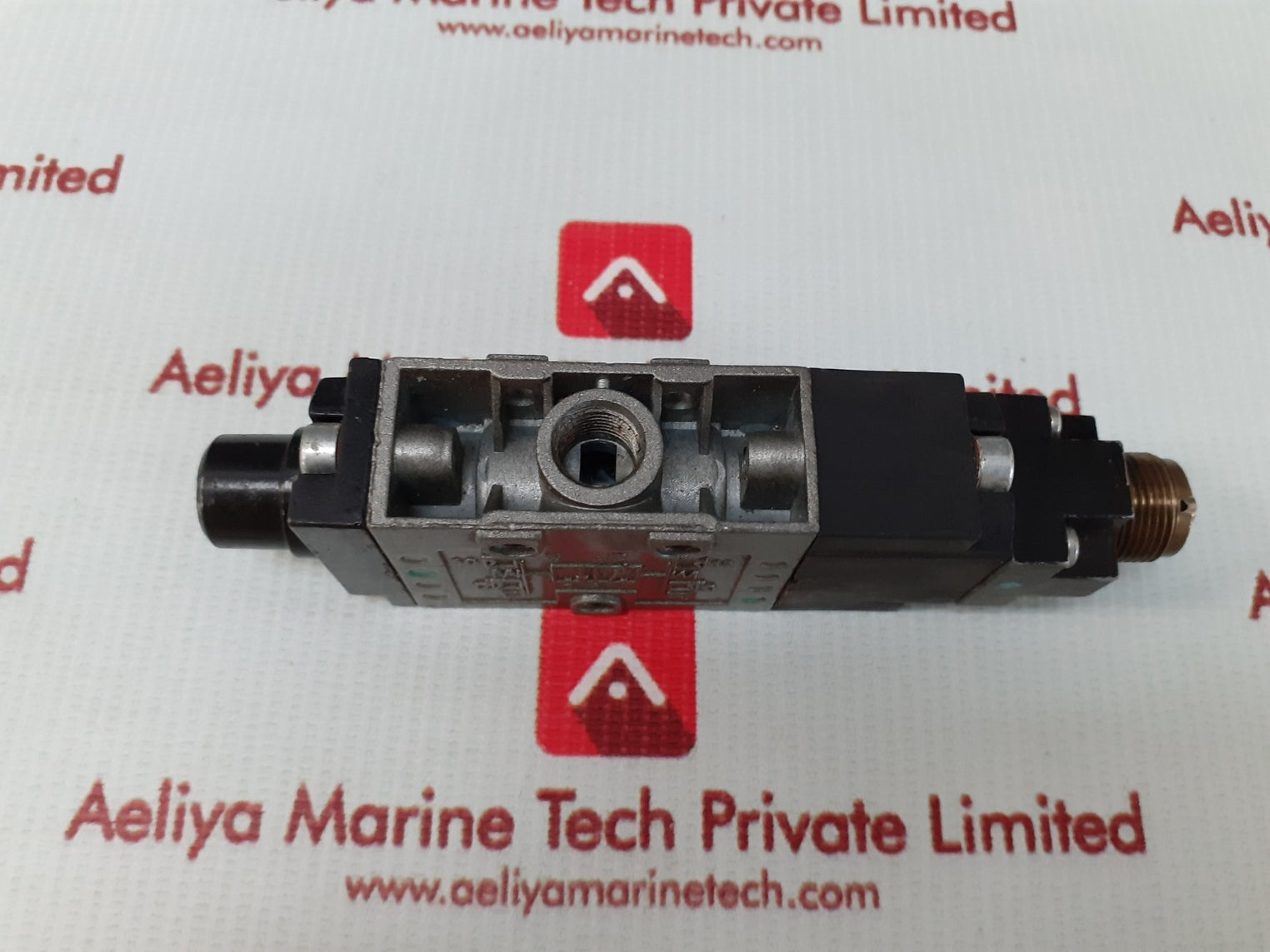 Univer cl-111a mechanical pneumatic valve used